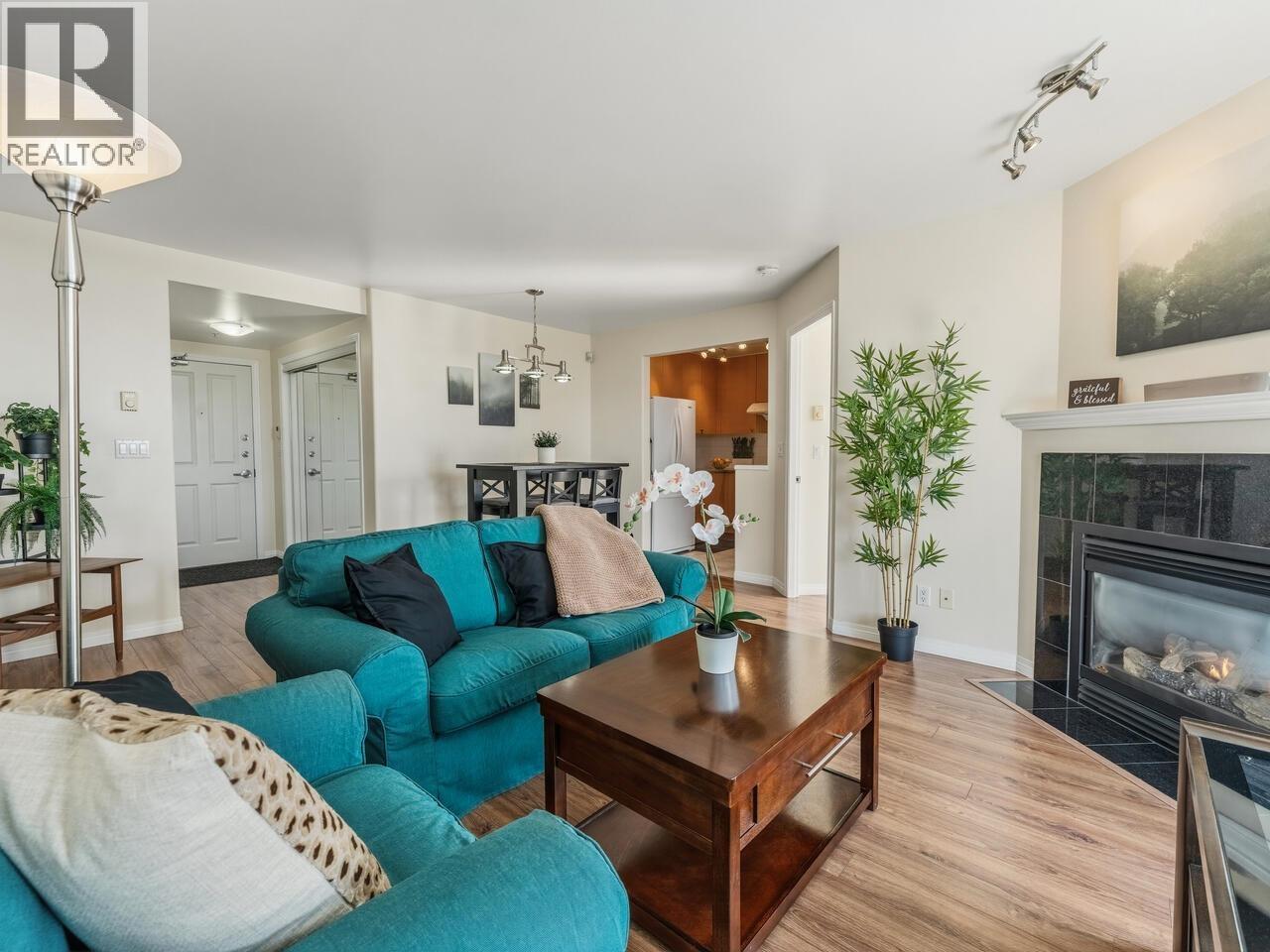 907 7080 ST. ALBANS ROAD, Richmond