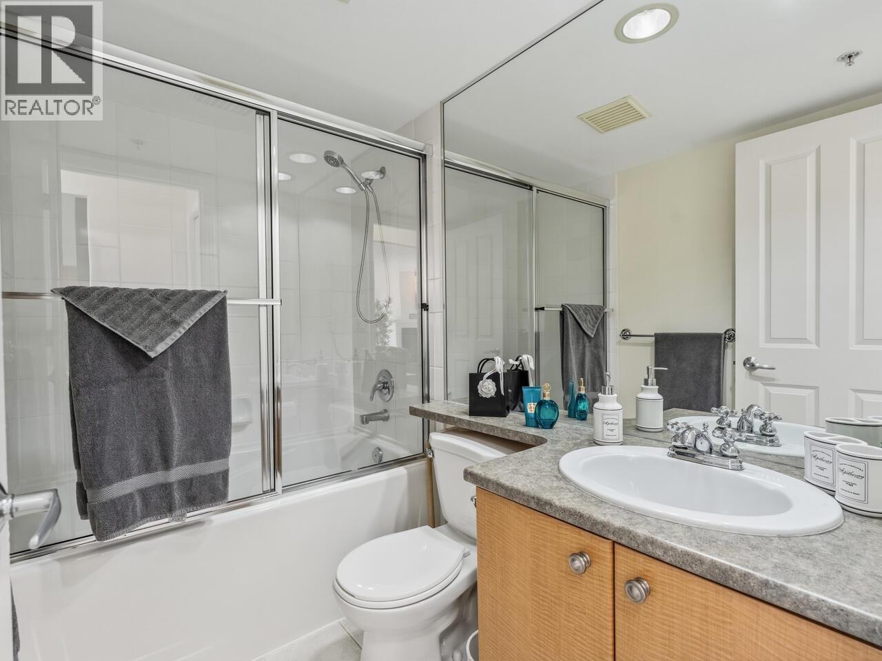 907 7080 ST. ALBANS ROAD, Richmond