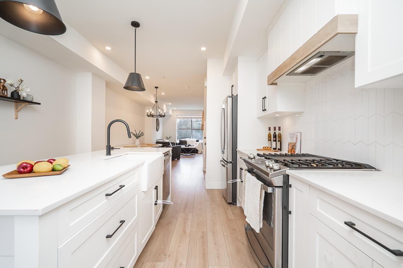 98 7967 197 STREET, Langley