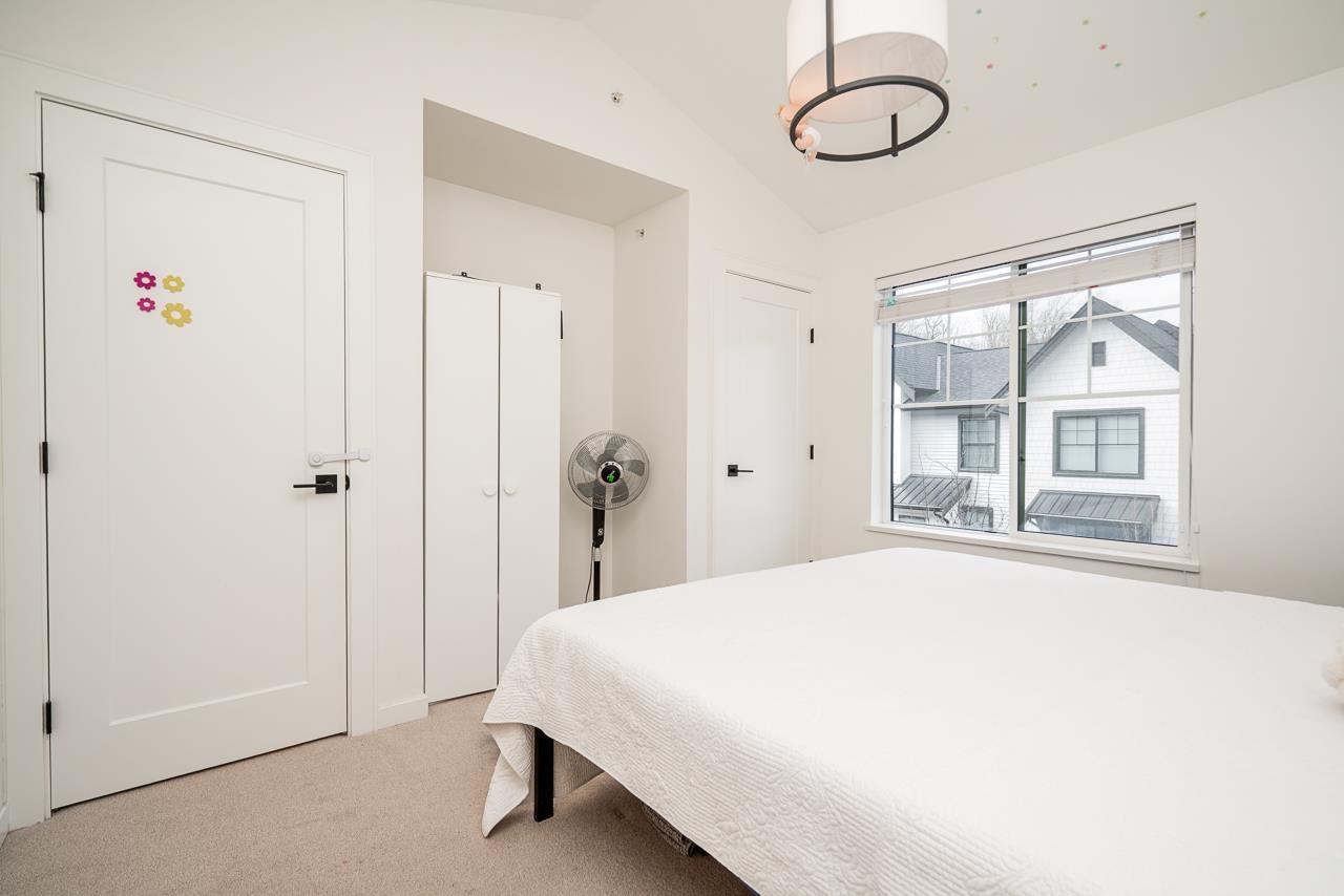 98 7967 197 STREET, Langley