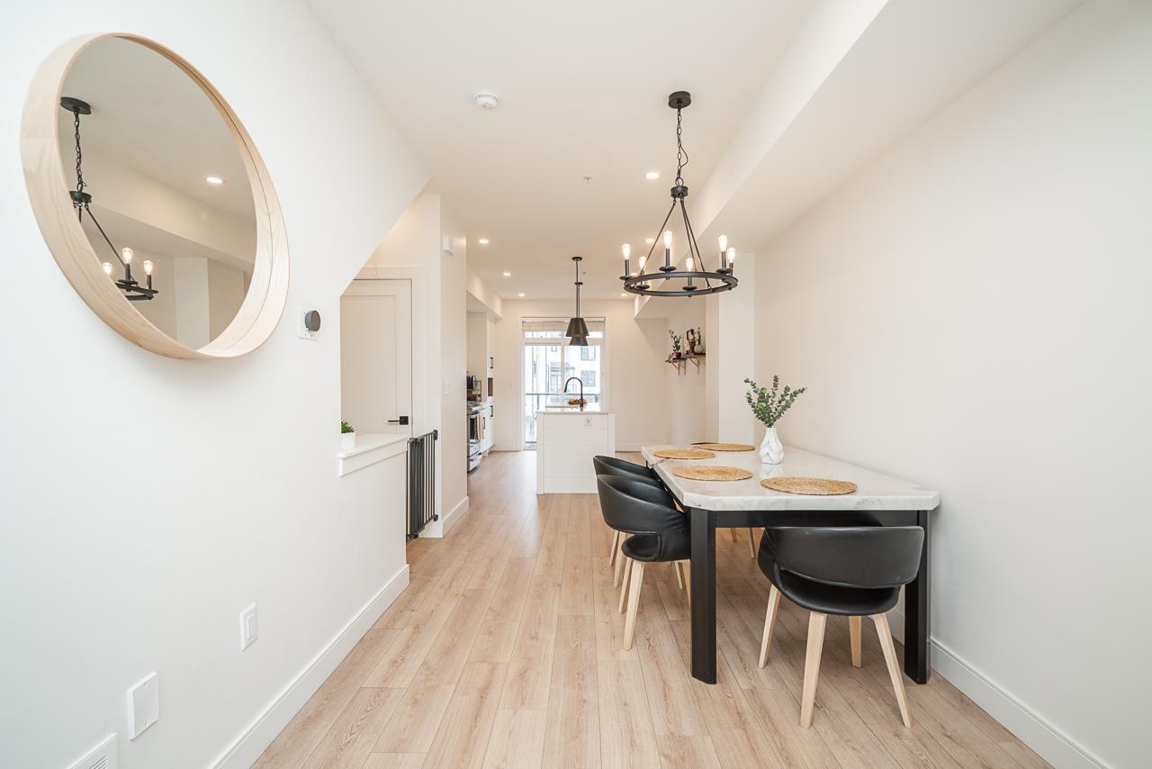 98 7967 197 STREET, Langley