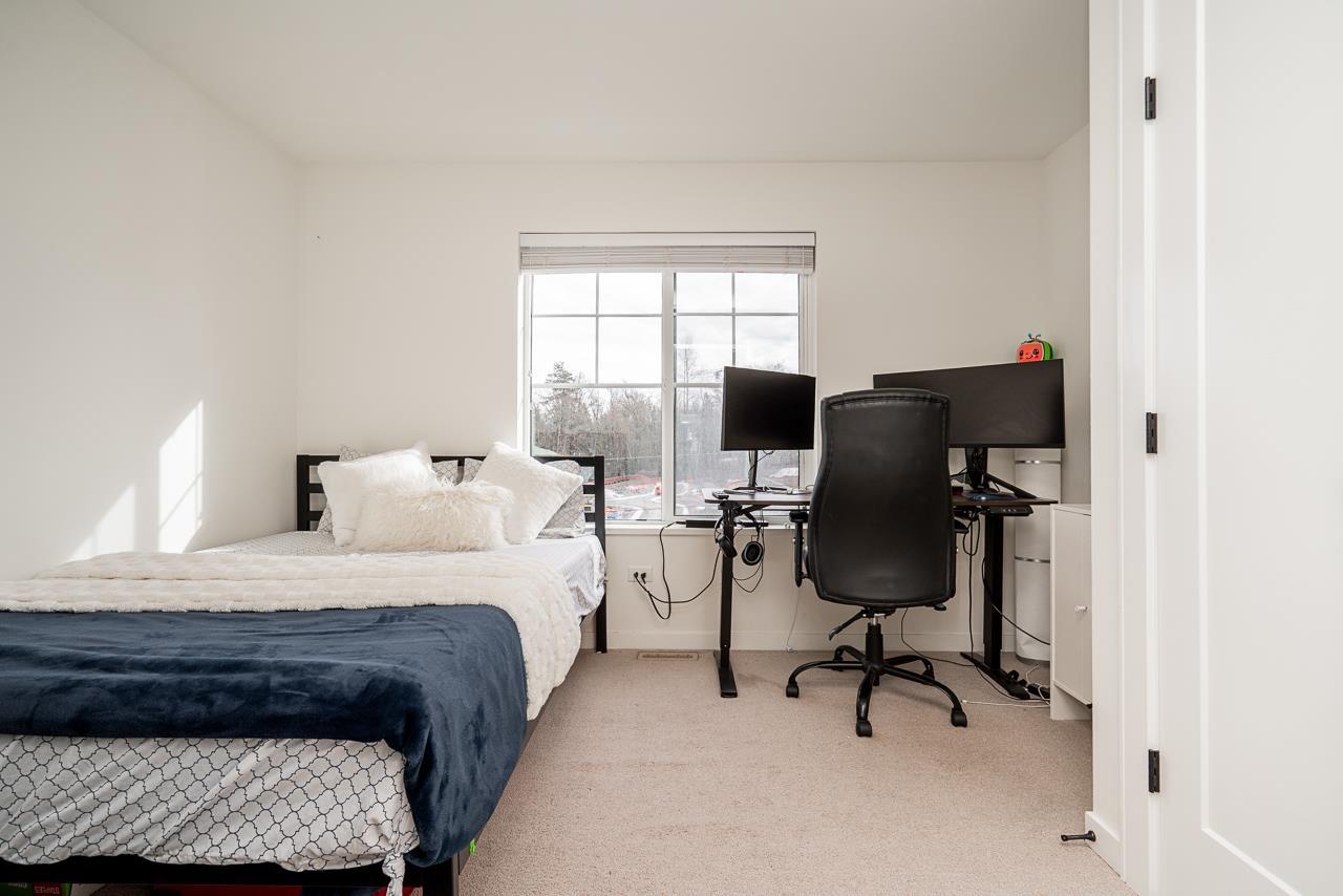 98 7967 197 STREET, Langley