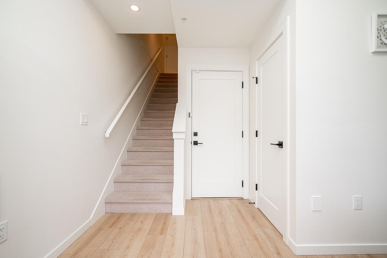 98 7967 197 STREET, Langley