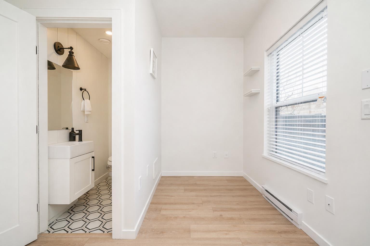 98 7967 197 STREET, Langley