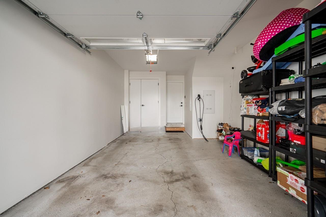 98 7967 197 STREET, Langley