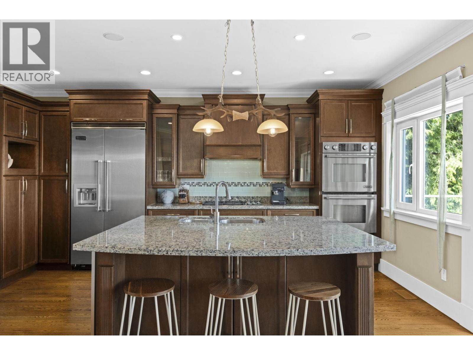 1371 BURNSIDE ROAD, West Vancouver