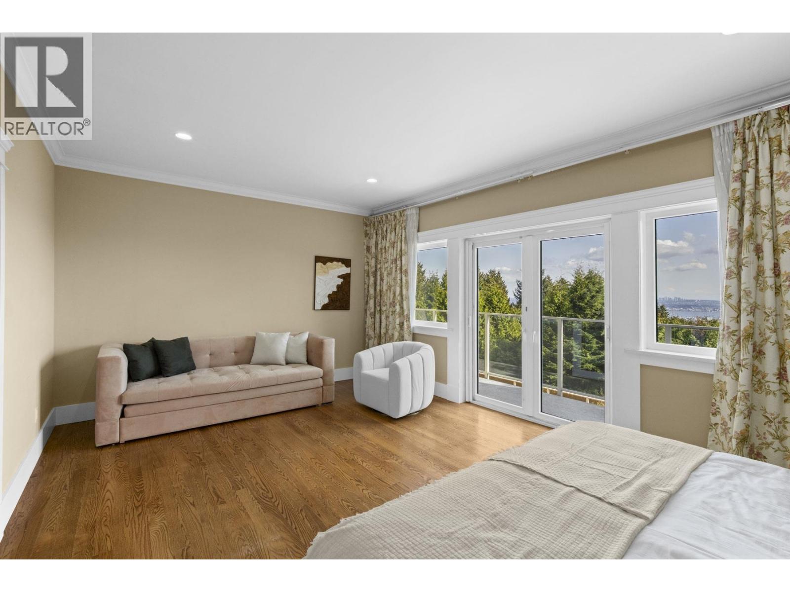 1371 BURNSIDE ROAD, West Vancouver