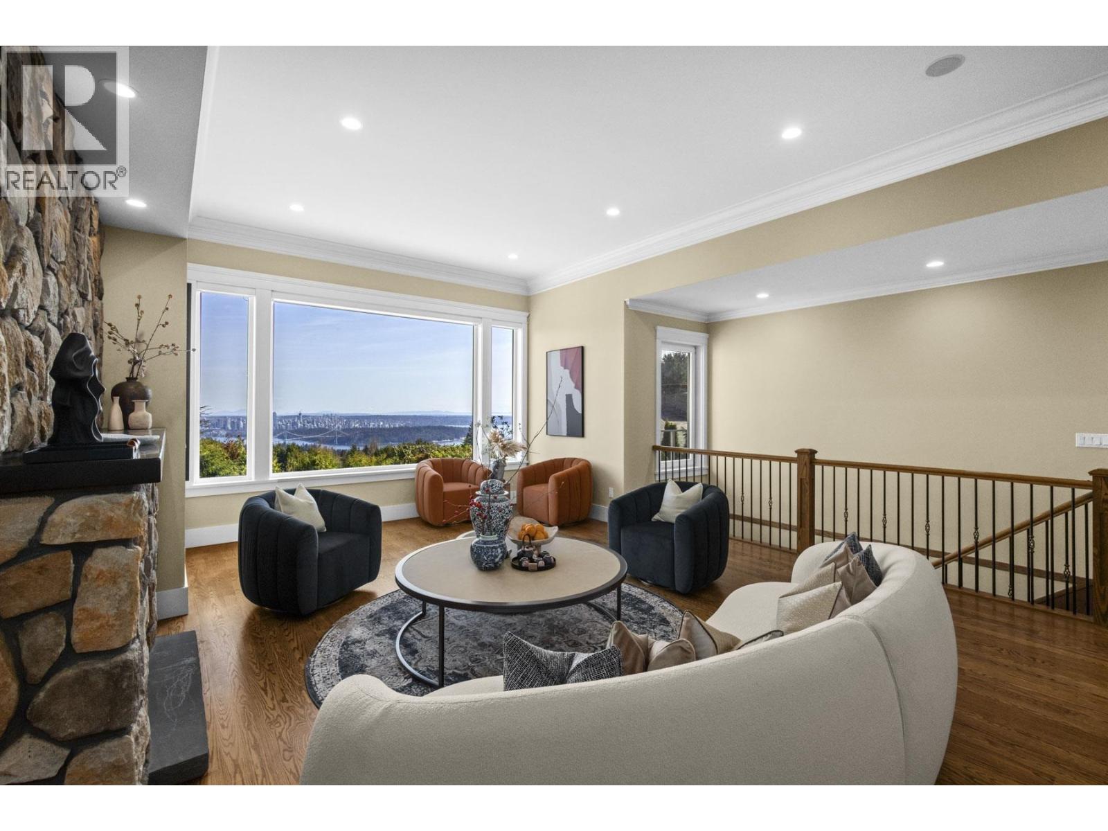 1371 BURNSIDE ROAD, West Vancouver