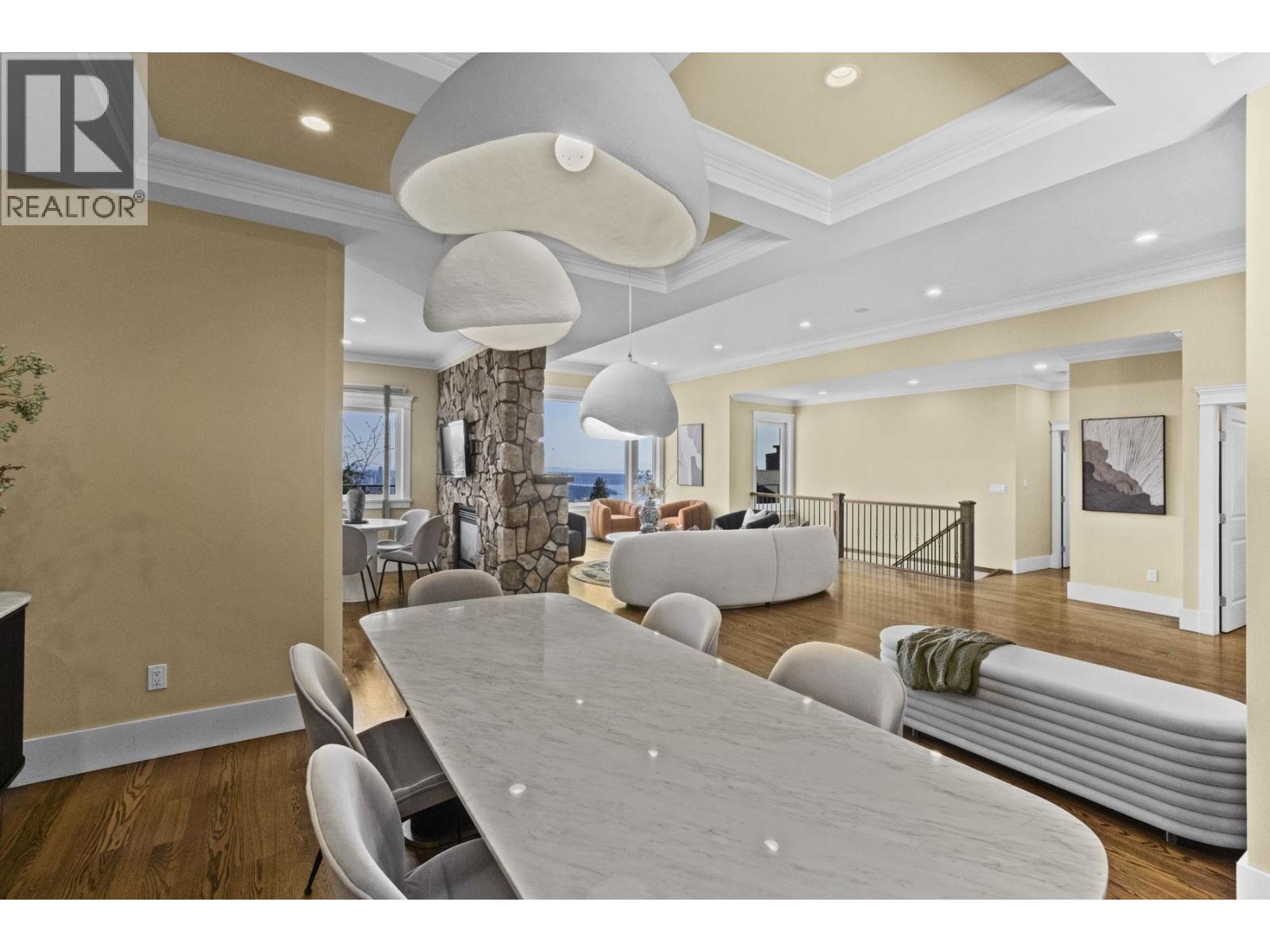 1371 BURNSIDE ROAD, West Vancouver