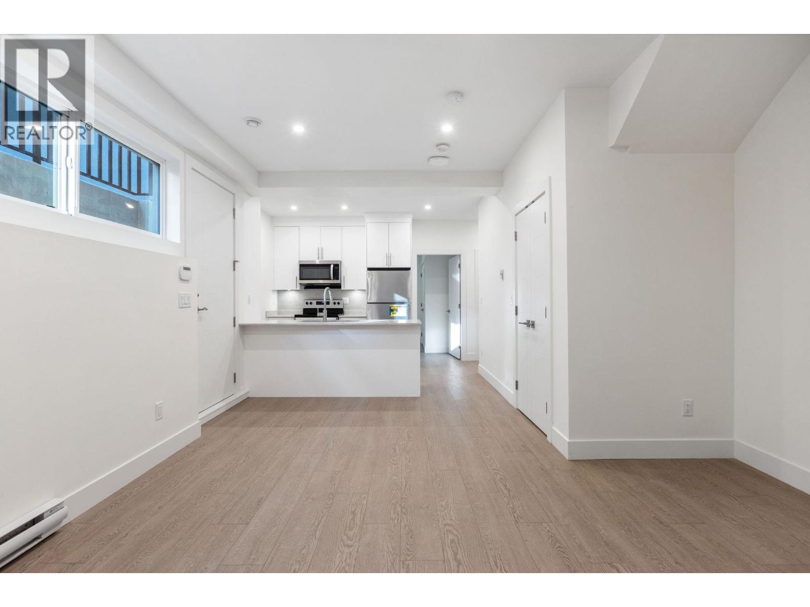 2644 CHESTERFIELD AVENUE, North Vancouver