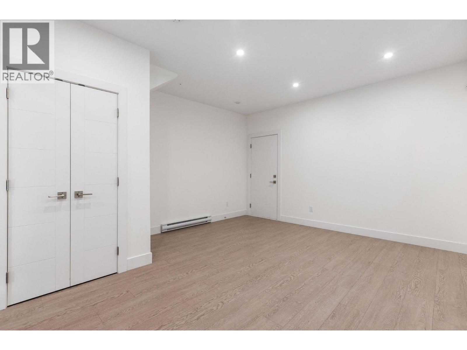 2644 CHESTERFIELD AVENUE, North Vancouver