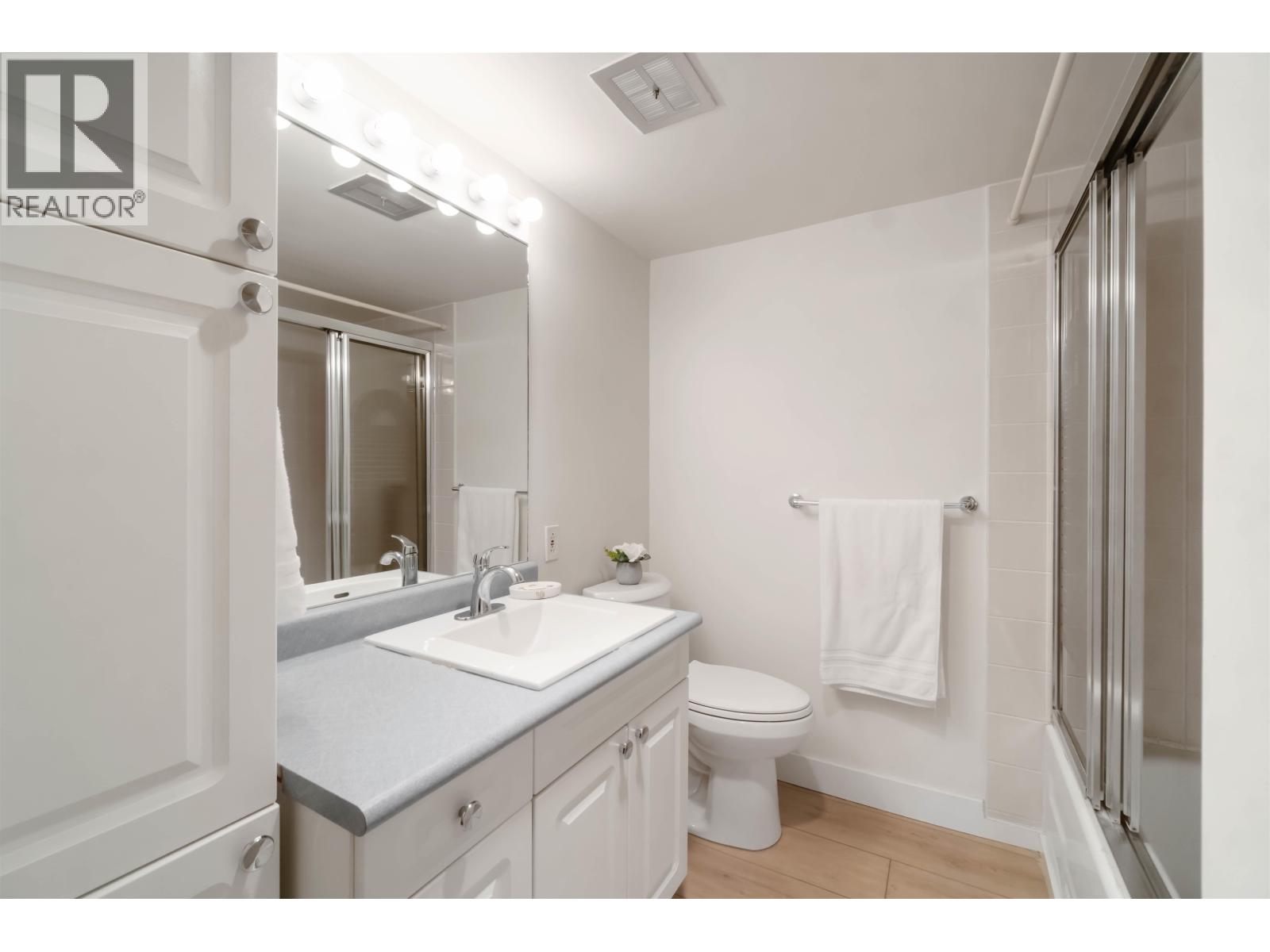 1201 3755 BARTLETT COURT, Burnaby