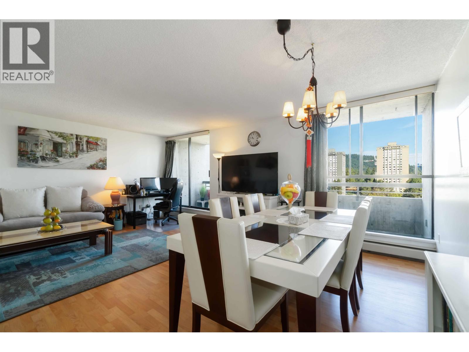 1201 3755 BARTLETT COURT, Burnaby