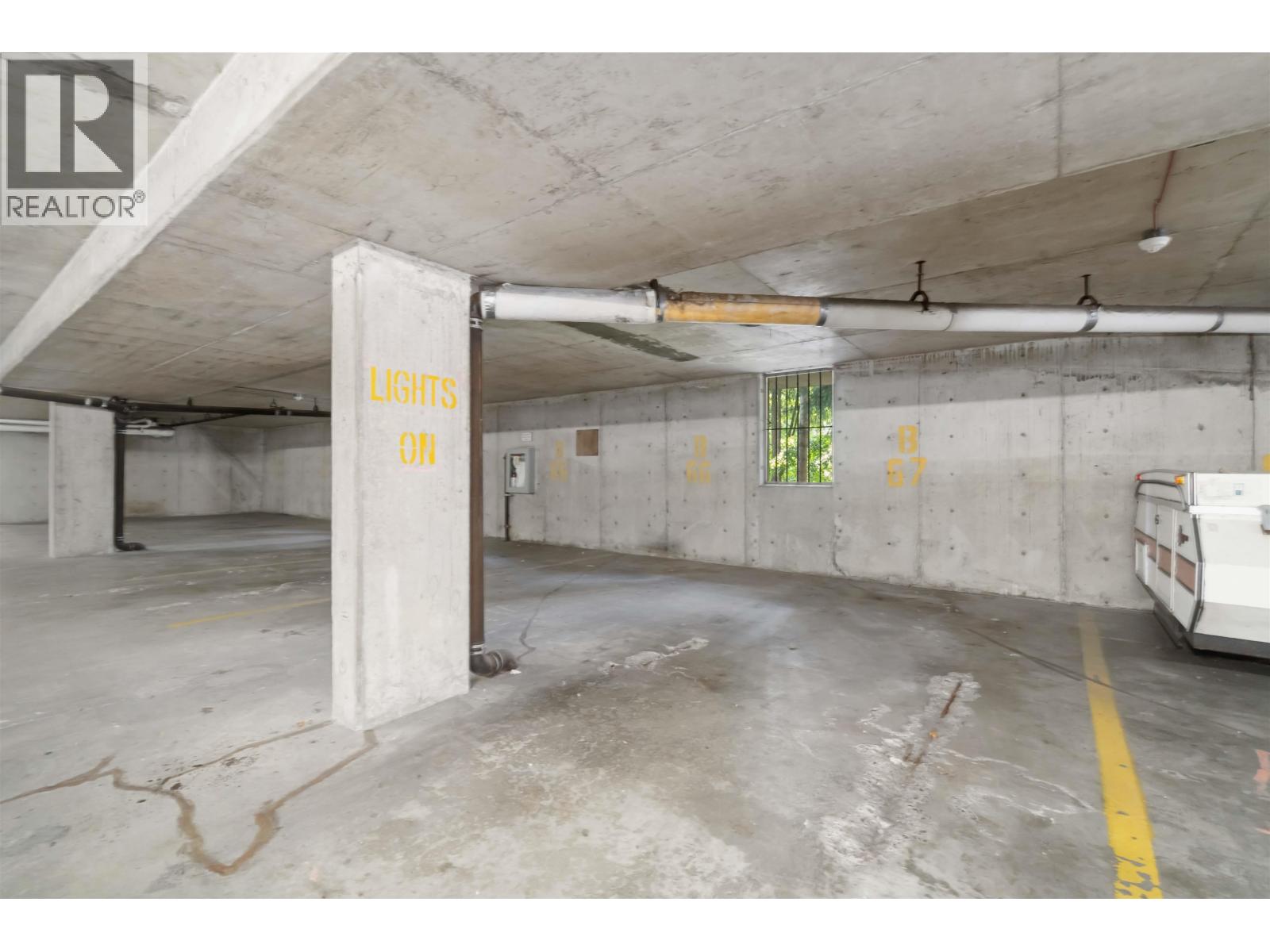 1201 3755 BARTLETT COURT, Burnaby