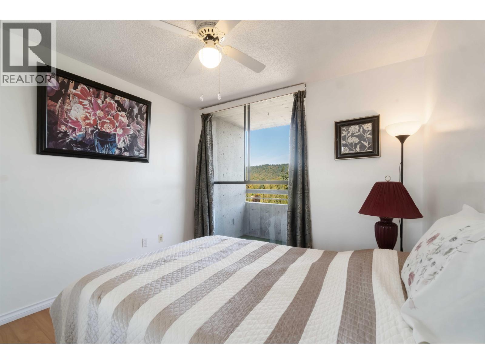 1201 3755 BARTLETT COURT, Burnaby