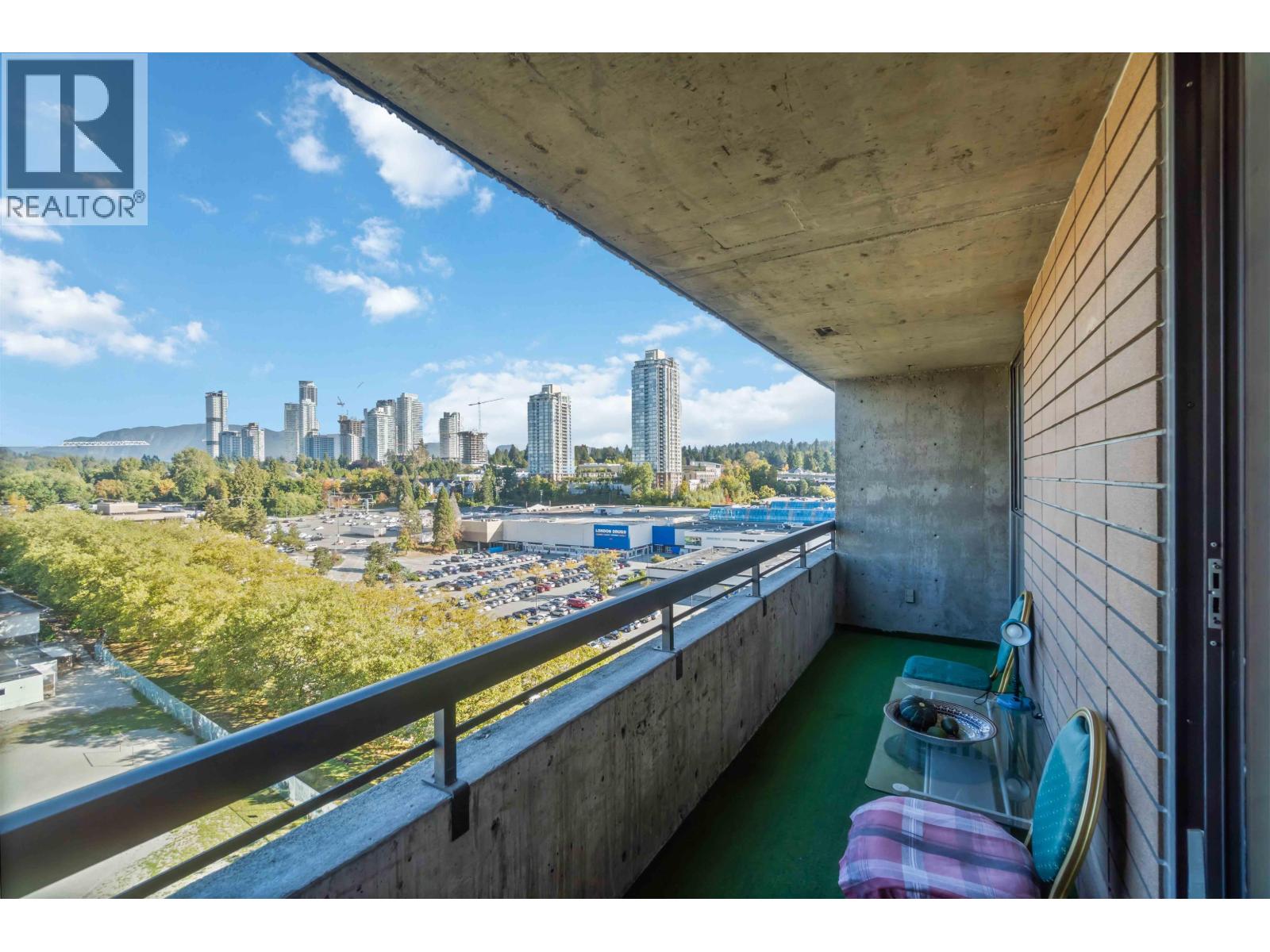 1201 3755 BARTLETT COURT, Burnaby