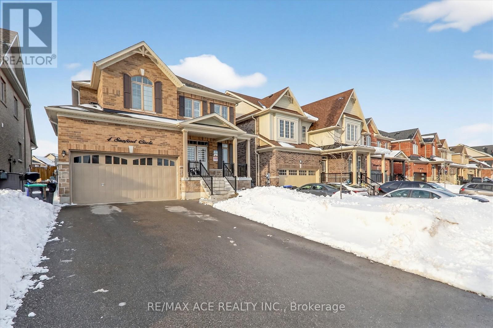 4 SANFORD CIRCLE - 2