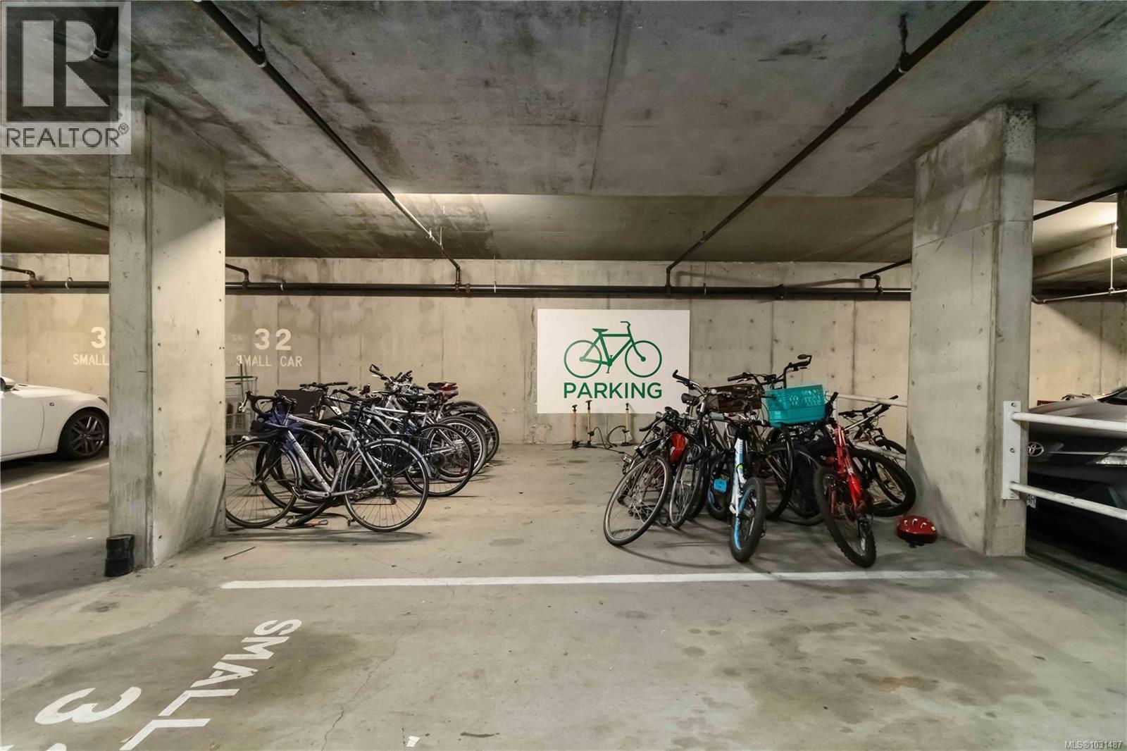 101 2710 Grosvenor Road, Victoria