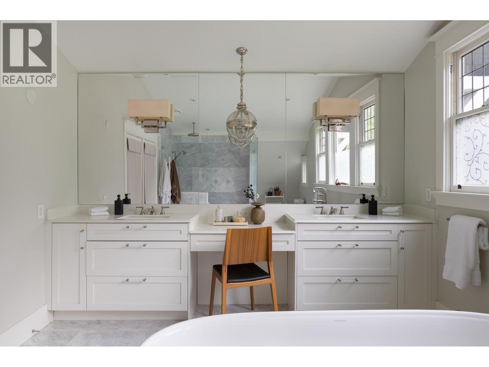 3545 DOWSLEY COURT, North Vancouver