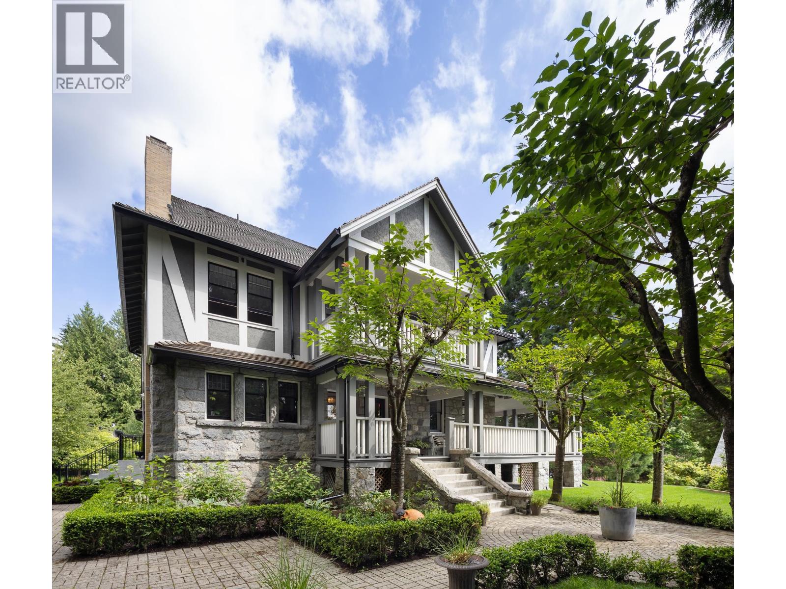 3545 DOWSLEY COURT, North Vancouver