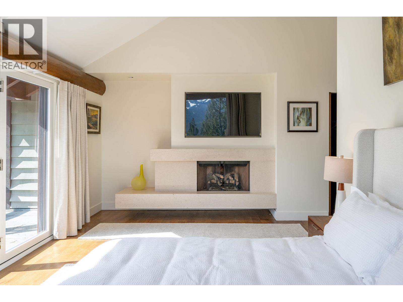 8364 MOUNTAIN VIEW DRIVE, Whistler