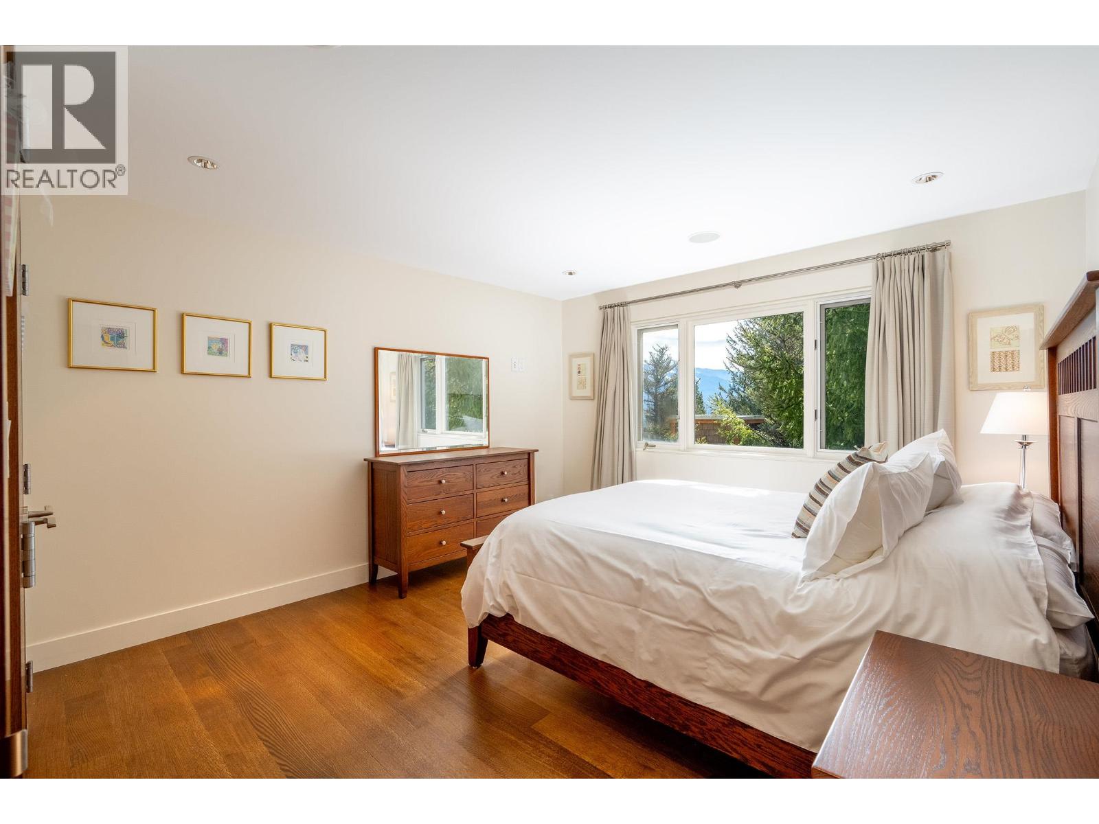 8364 MOUNTAIN VIEW DRIVE, Whistler