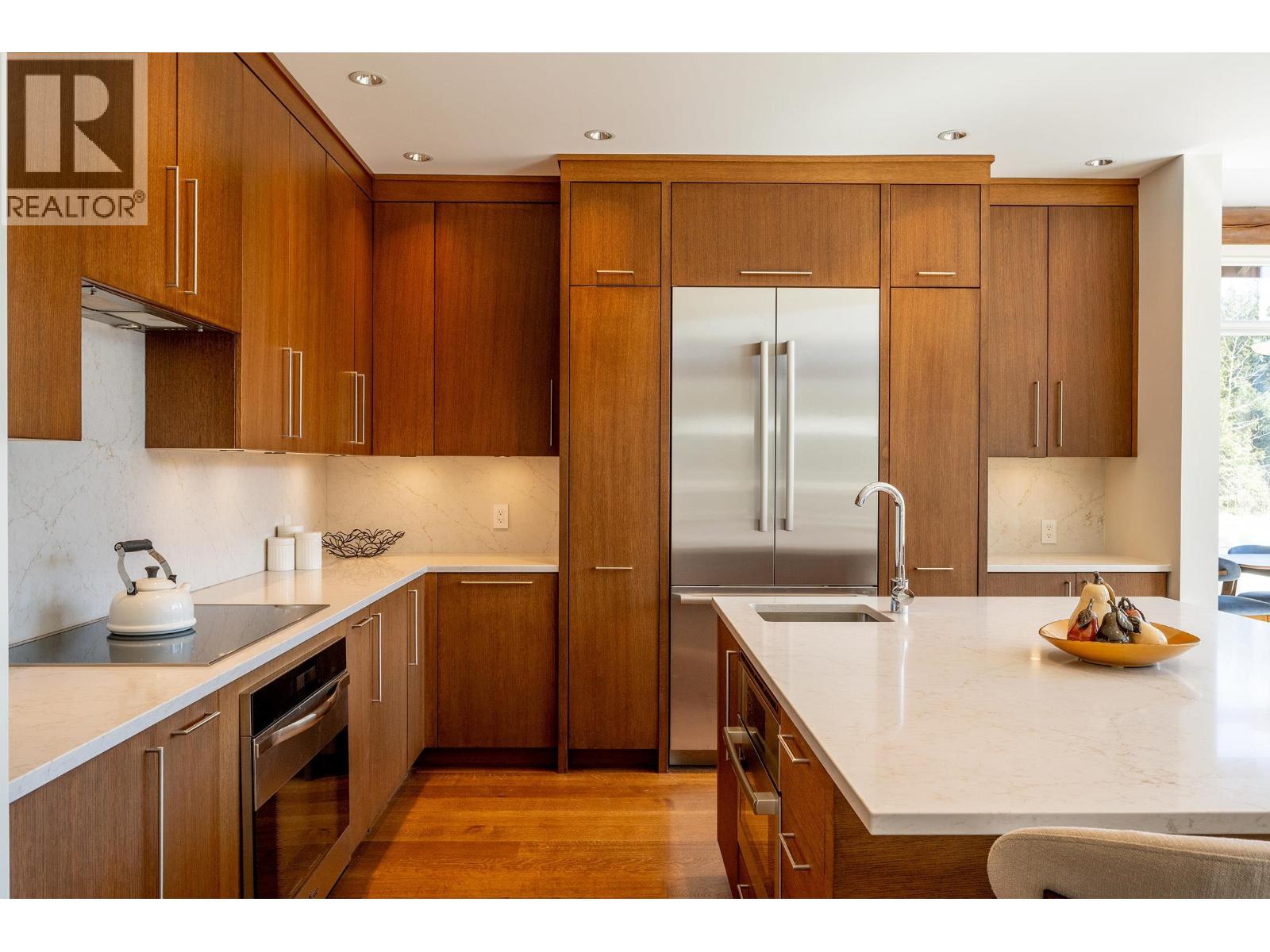 8364 MOUNTAIN VIEW DRIVE, Whistler