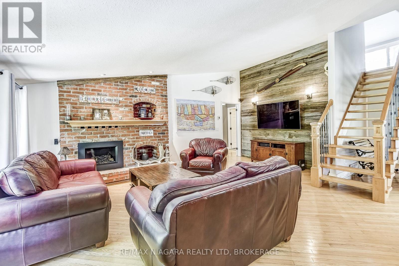 4905 MAPLEVIEW CRESCENT - 12