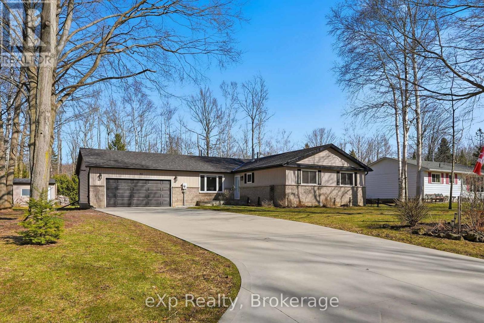 90 MAPLEPORT CRESCENT - 1