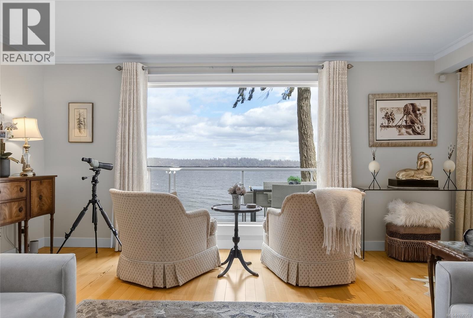 319 CHEMAINUS RD - 4