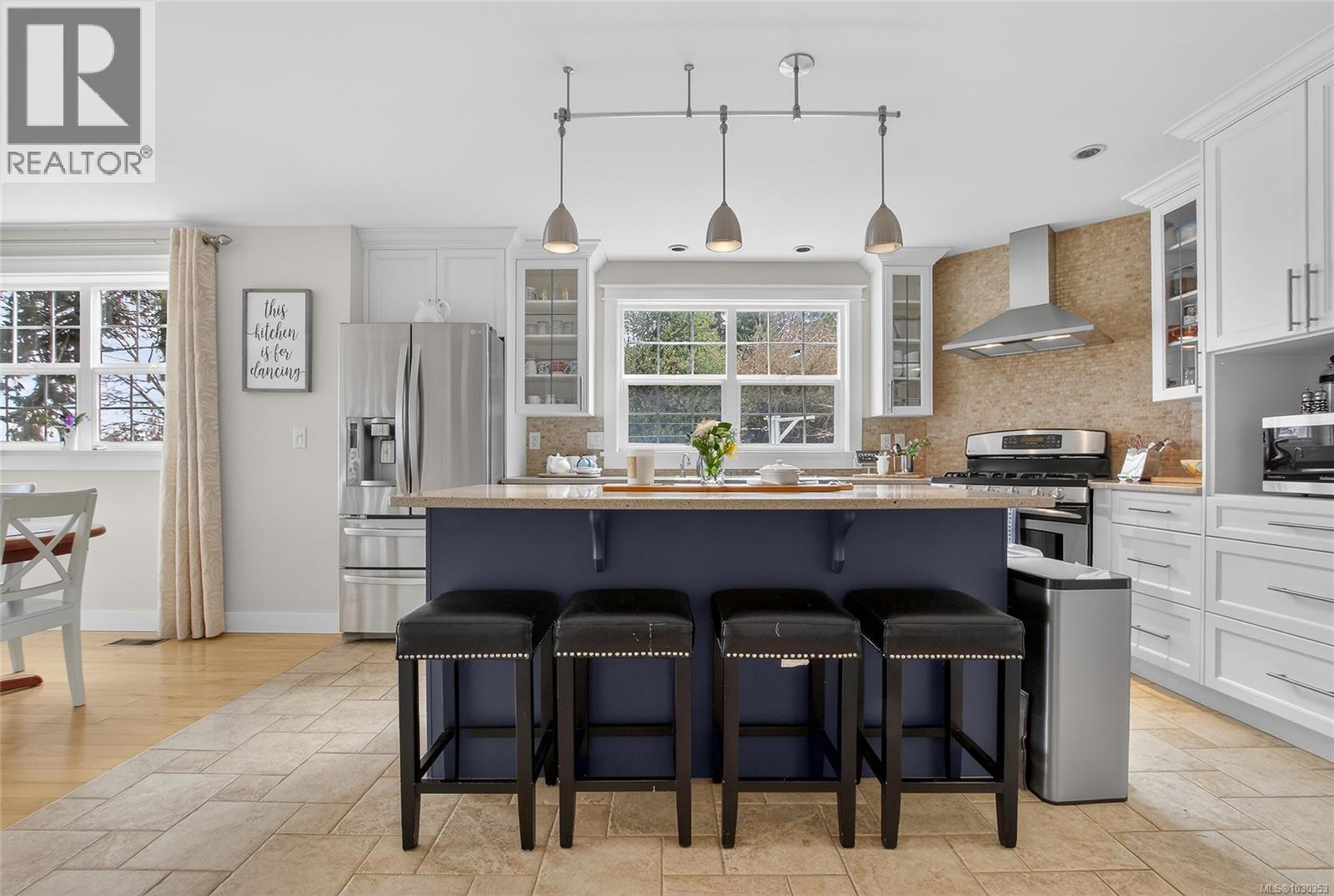 319 CHEMAINUS RD - 6