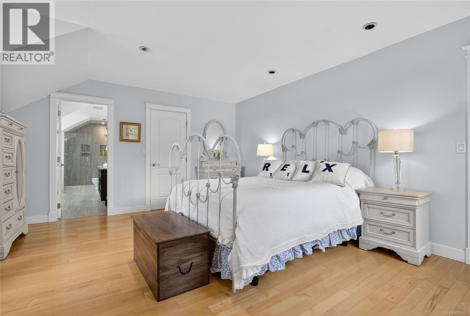 319 CHEMAINUS RD - 24