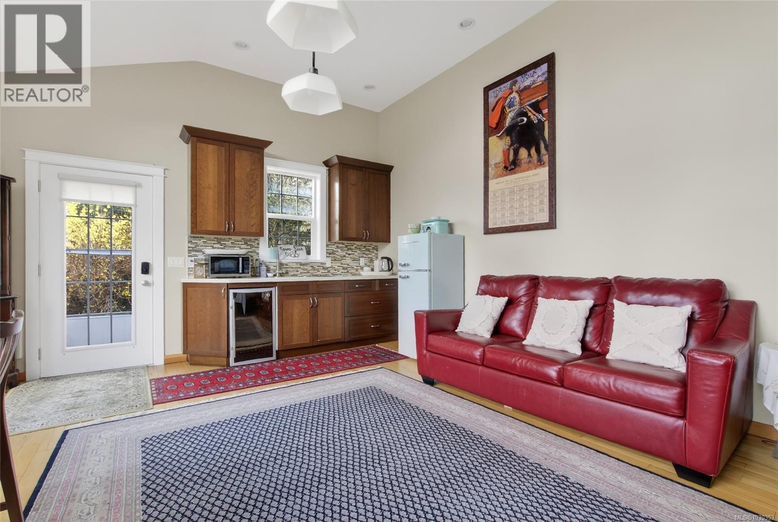 319 CHEMAINUS RD - 39