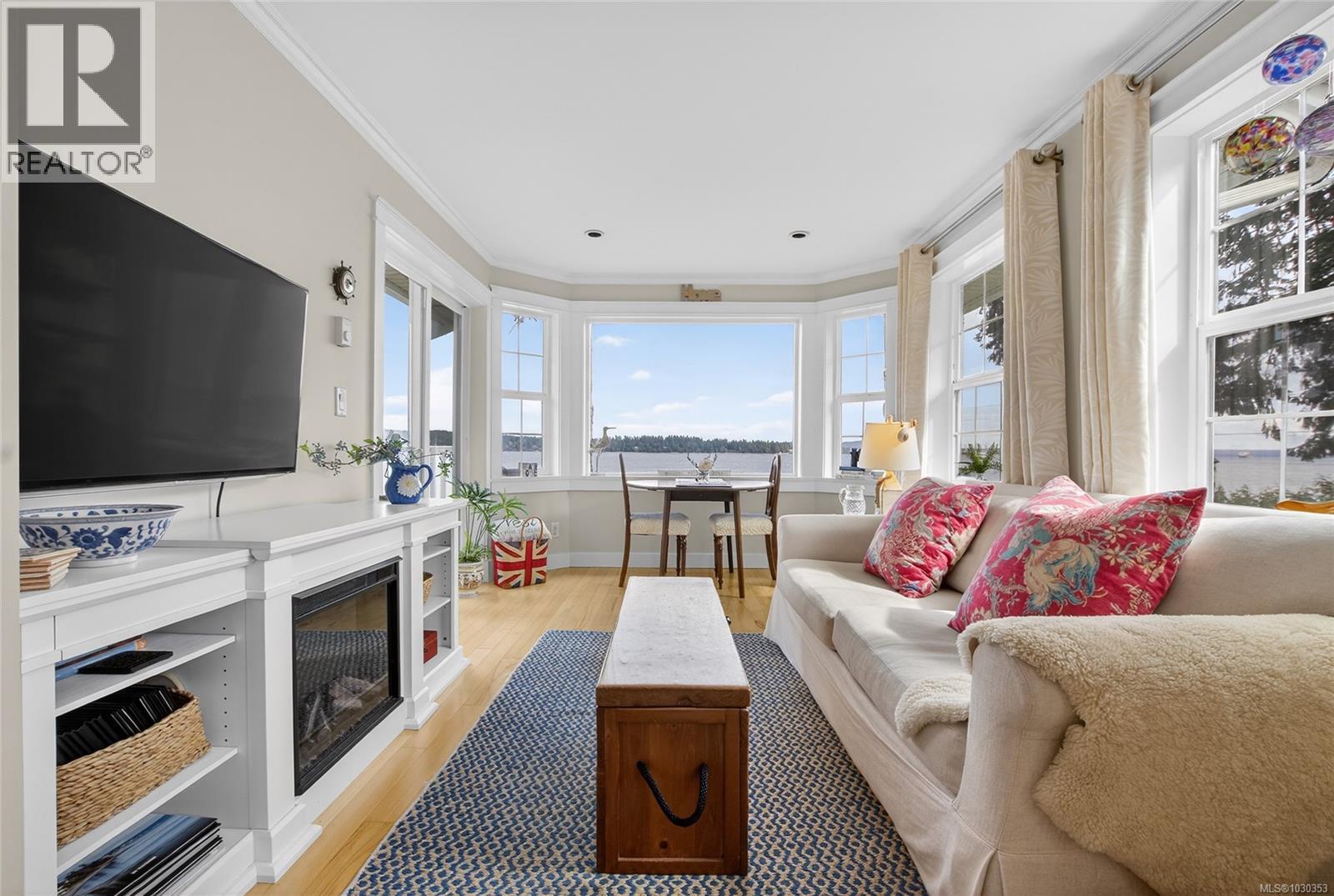 319 CHEMAINUS RD - 12