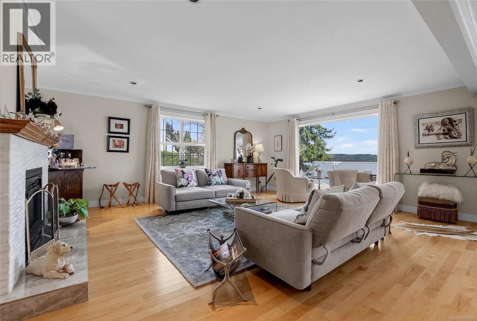 319 CHEMAINUS RD - 14