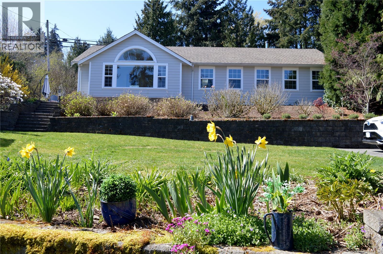 319 CHEMAINUS RD - 38