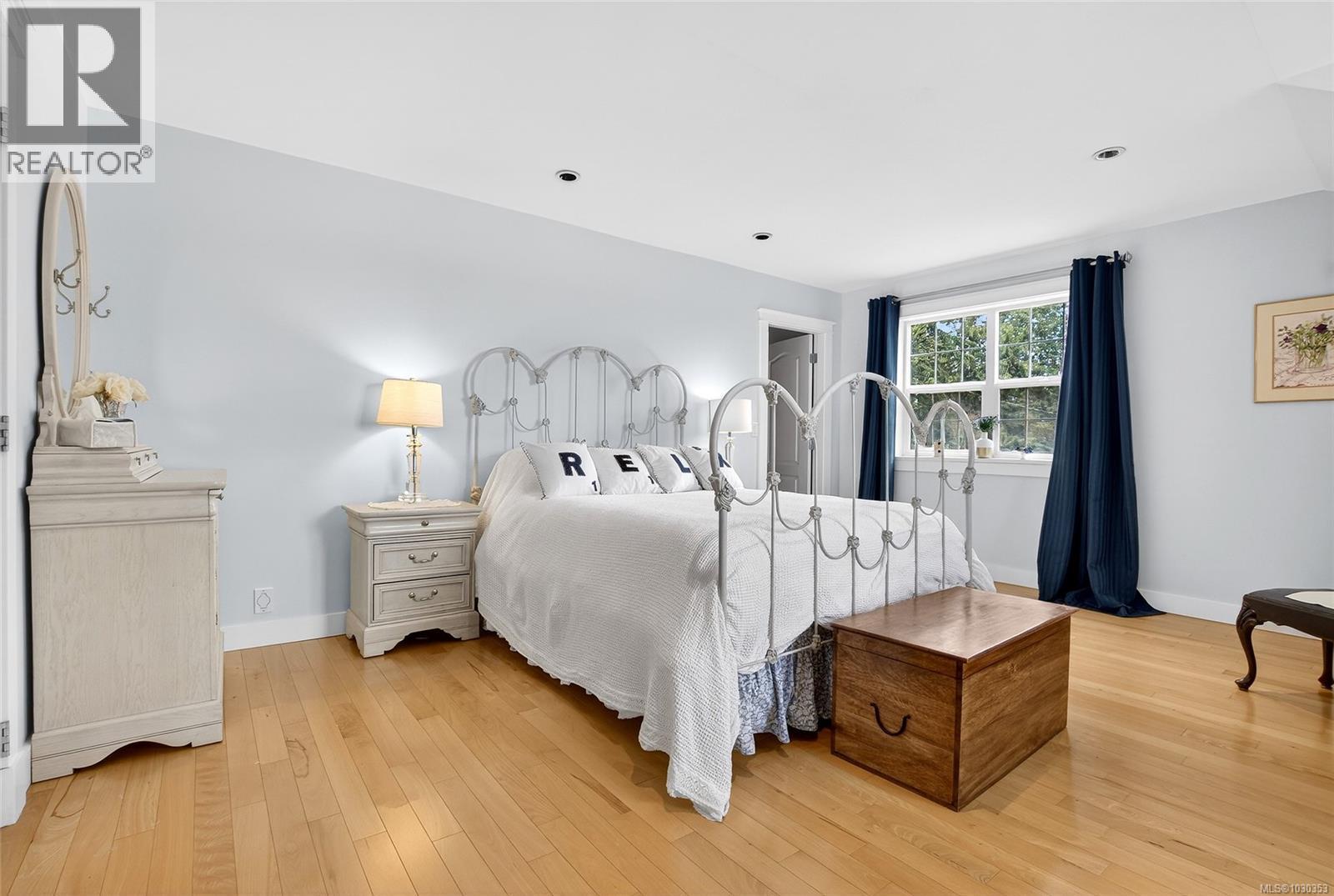 319 CHEMAINUS RD - 25