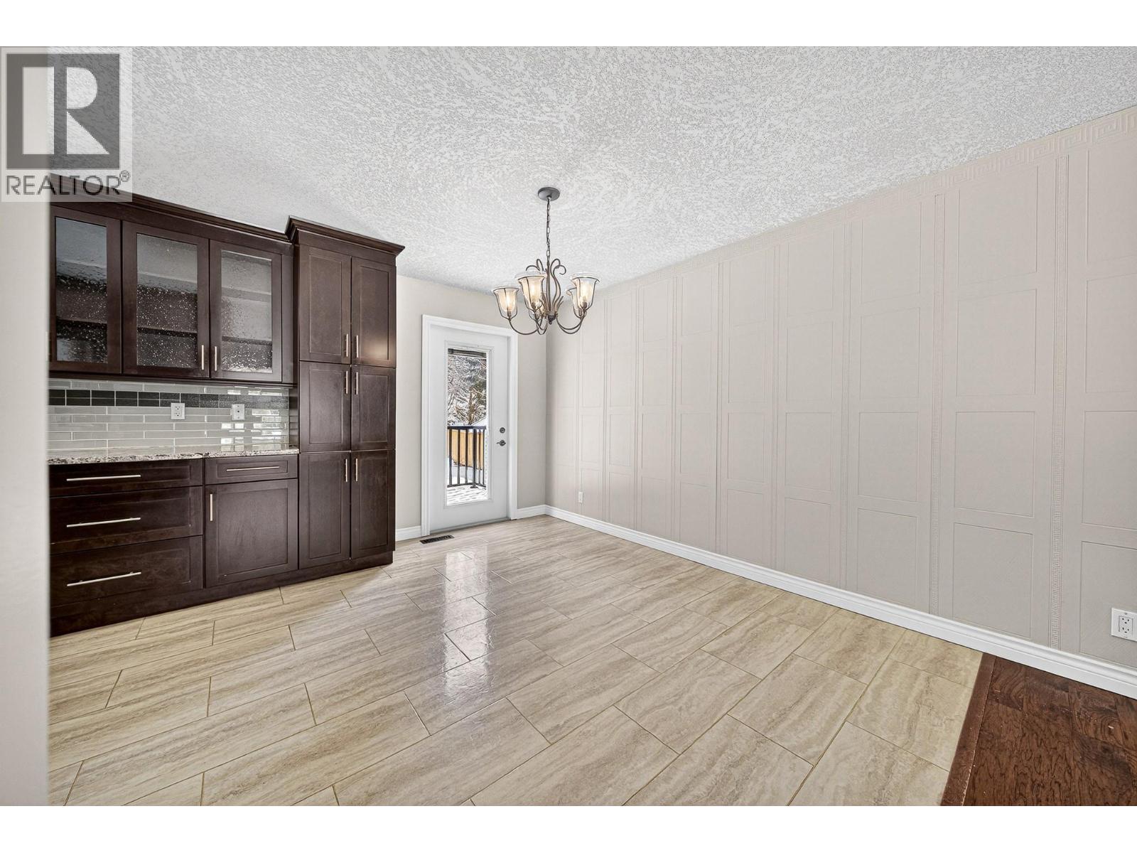 444 ENGELMANN SPRUCE DRIVE - 14