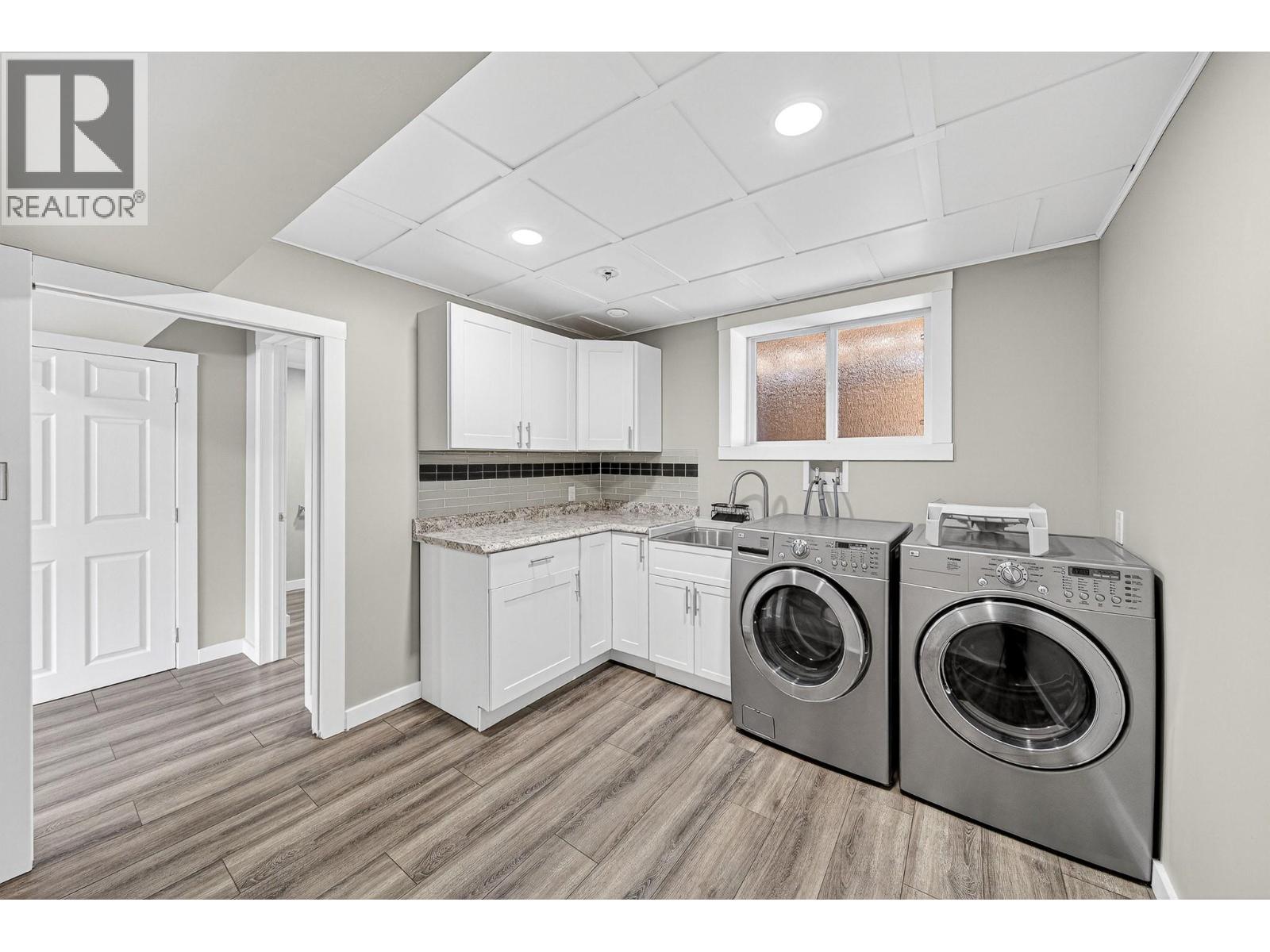 444 ENGELMANN SPRUCE DRIVE - 38