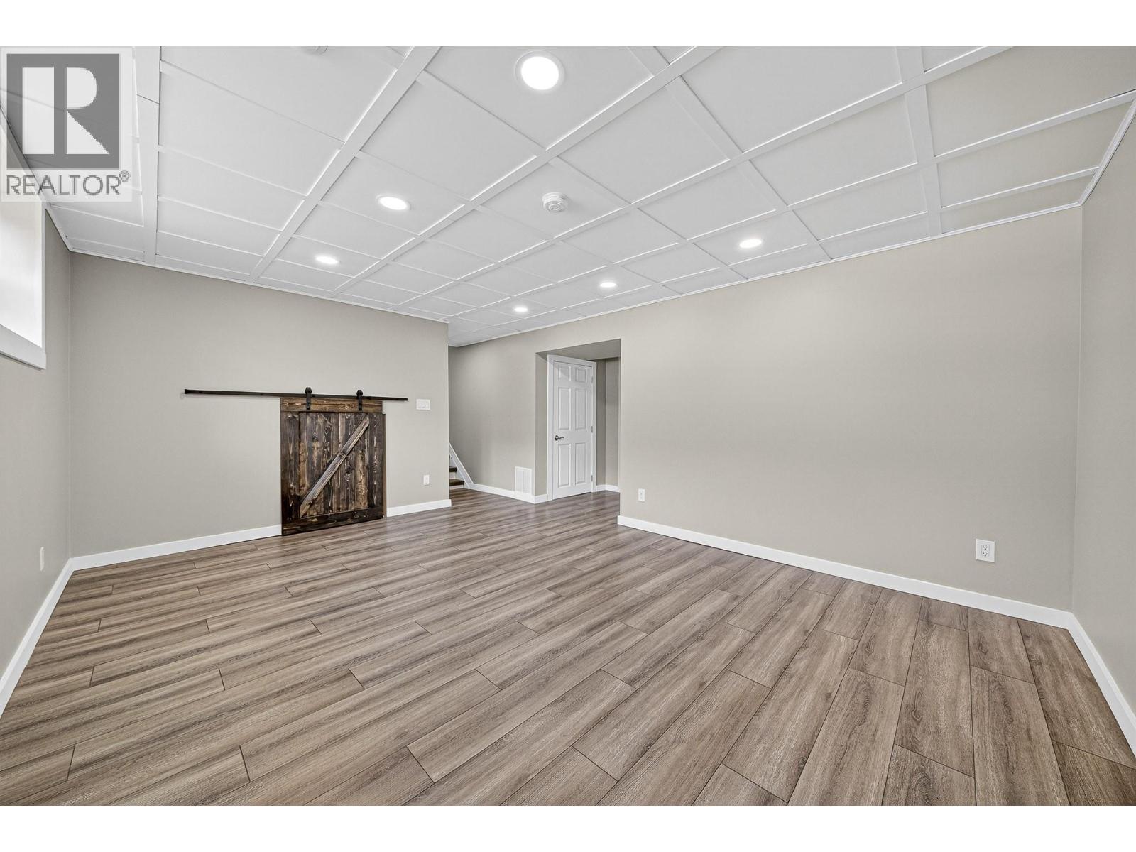 444 ENGELMANN SPRUCE DRIVE - 36