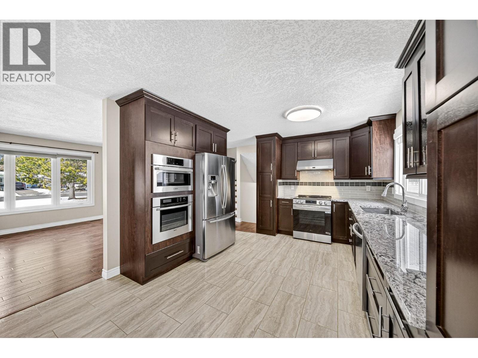 444 ENGELMANN SPRUCE DRIVE - 11