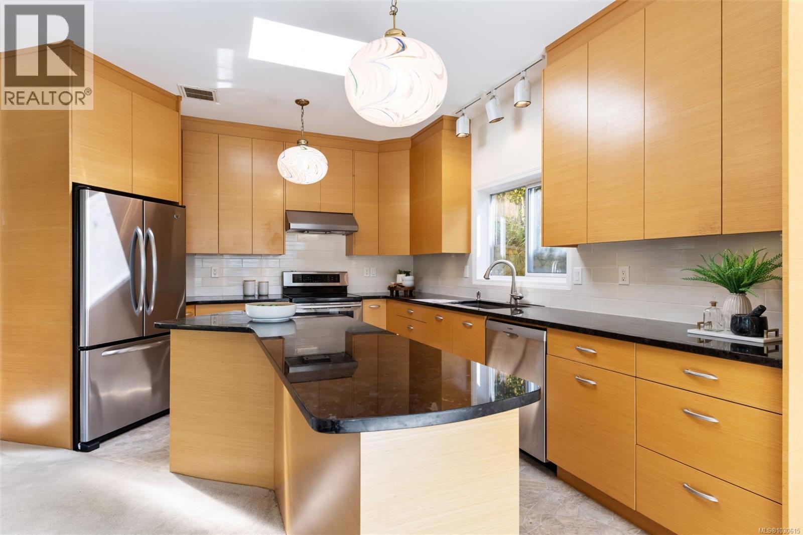 312 CLIFTON TERR - 13