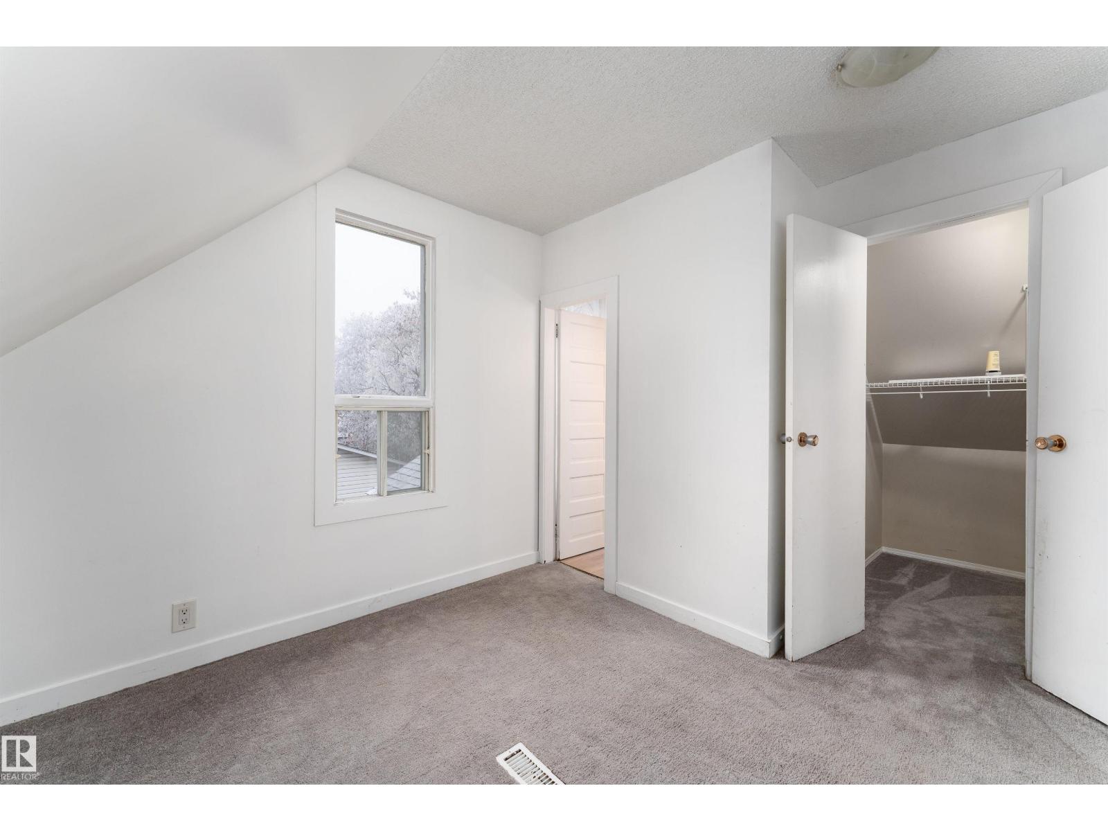 11817 44 ST NW, Edmonton