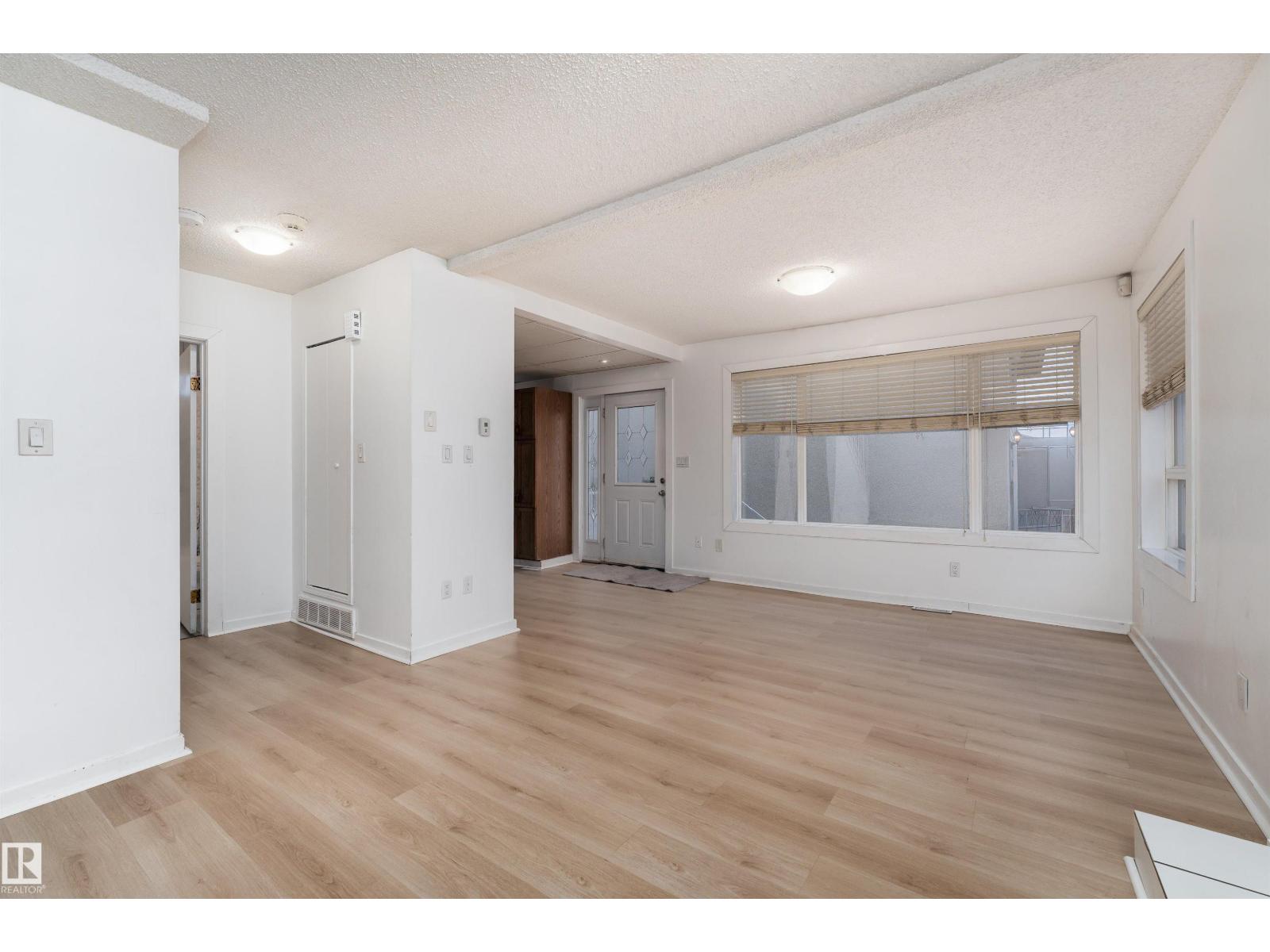 11817 44 ST NW, Edmonton