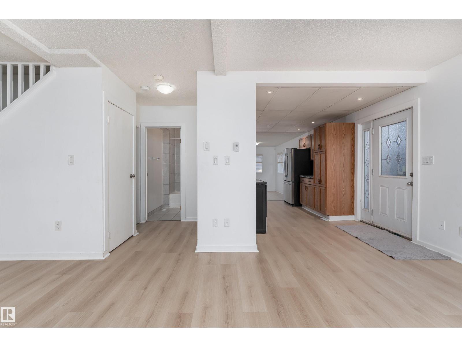 11817 44 ST NW, Edmonton