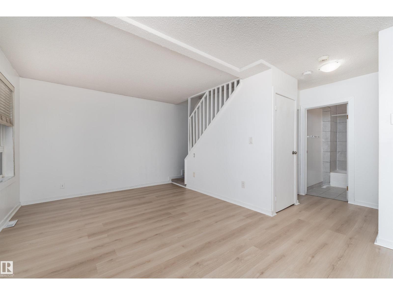 11817 44 ST NW, Edmonton