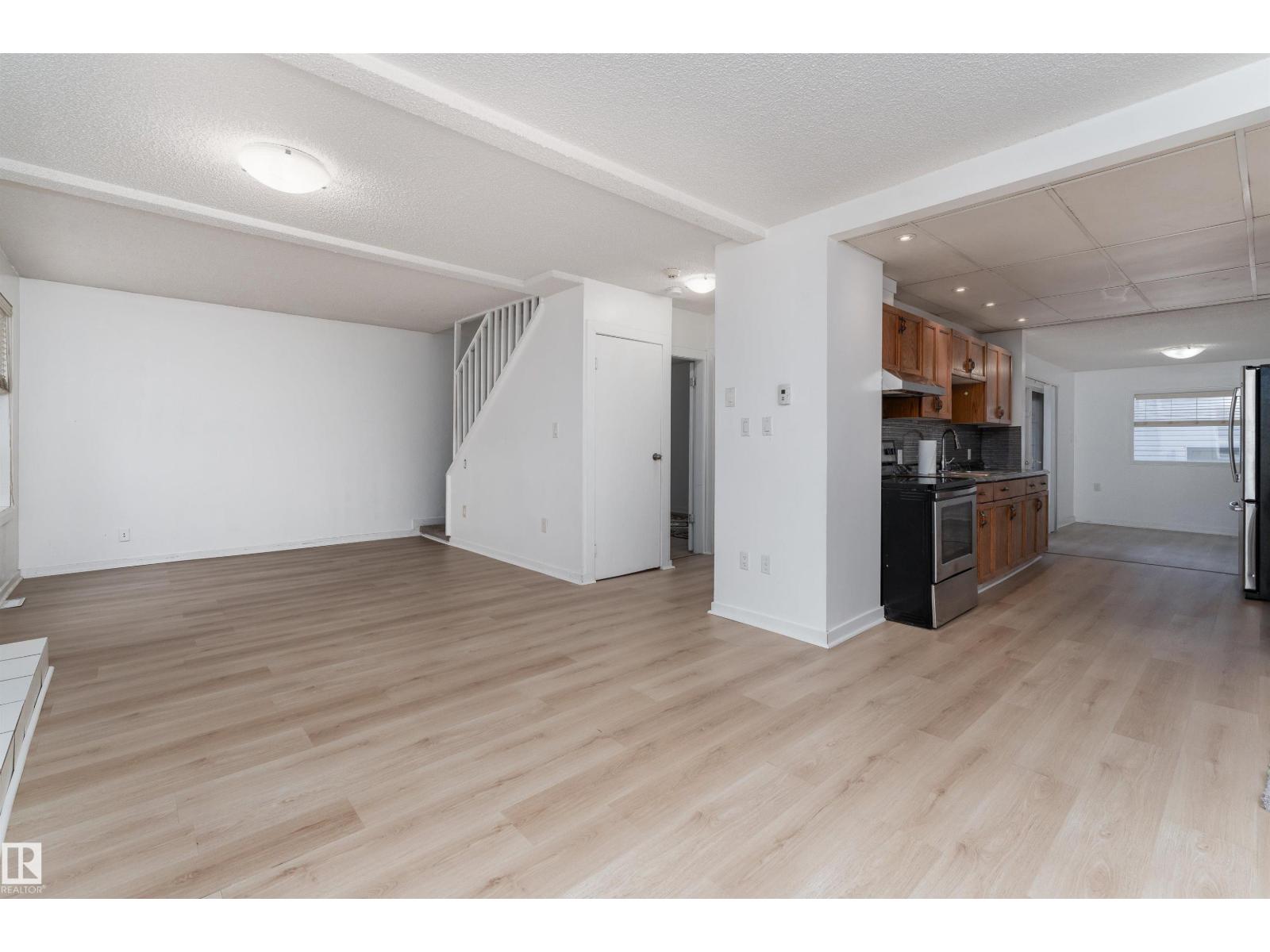 11817 44 ST NW, Edmonton