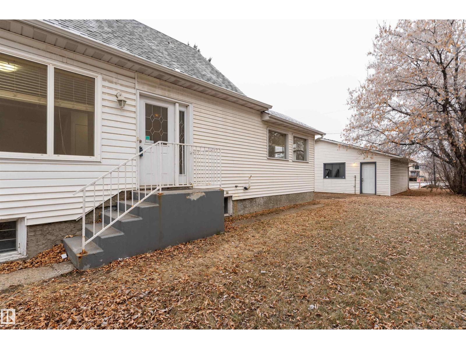 11817 44 ST NW, Edmonton