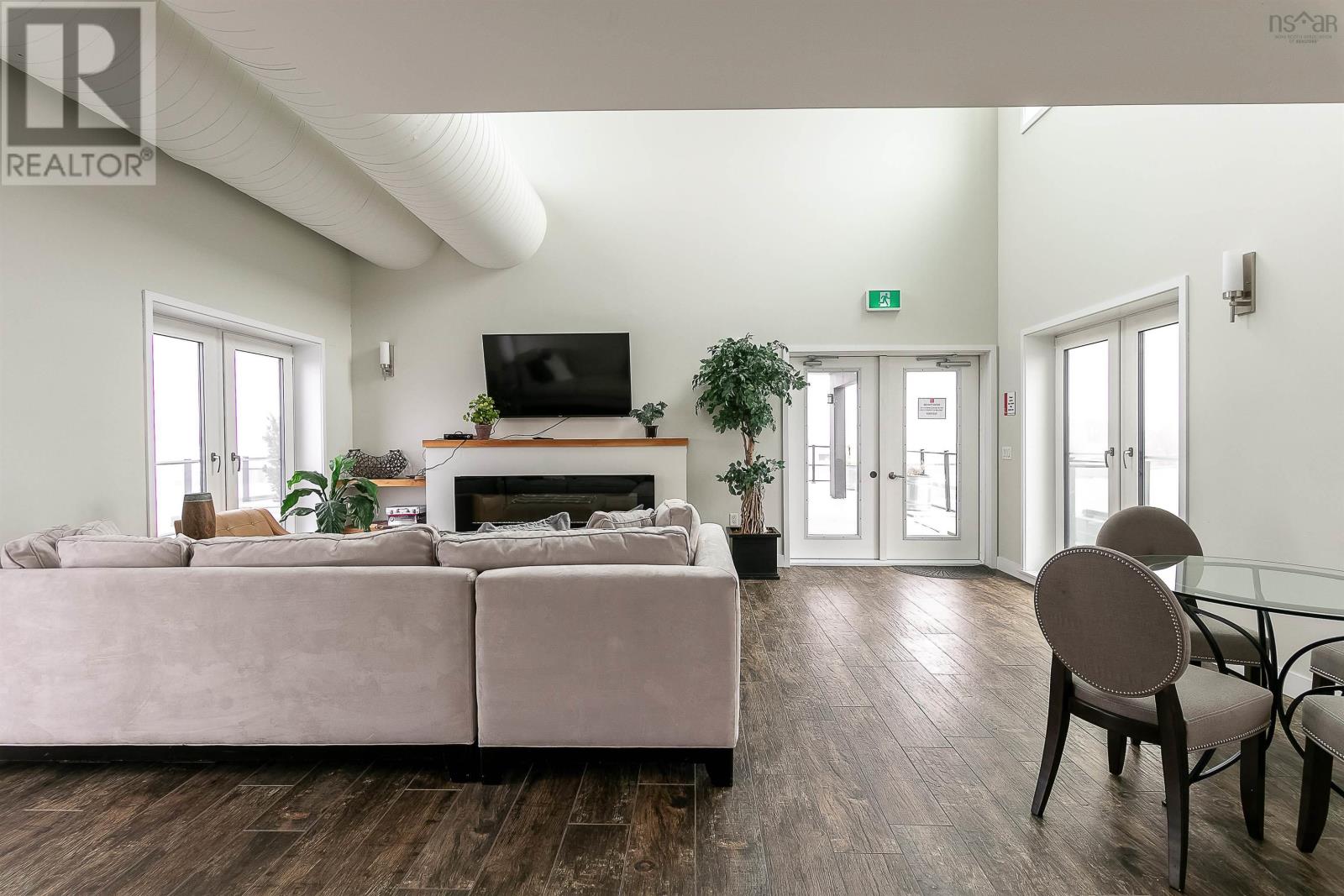 Property 30 of 42 of 118 5662 Roberts Street