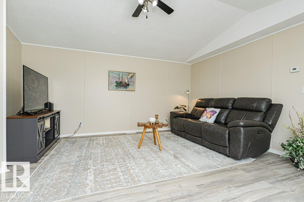 1590 Jubilee Dr, Sherwood Park